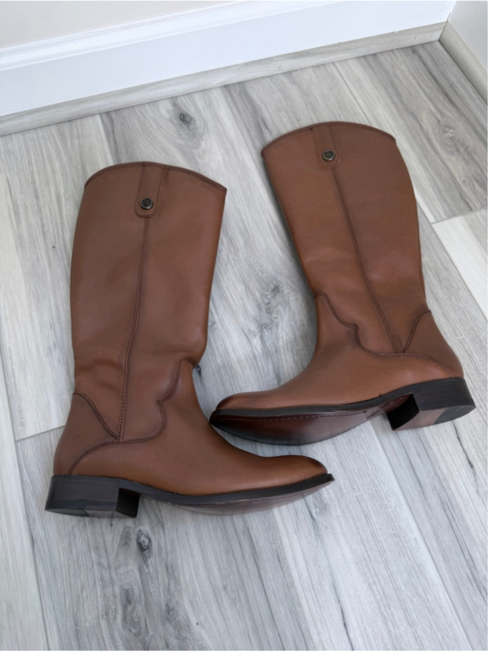 Frye Marissa Medallion Tall Riding Boots Women’s 7 Cognac Leather New Without Bo - Picture 6 of 14
